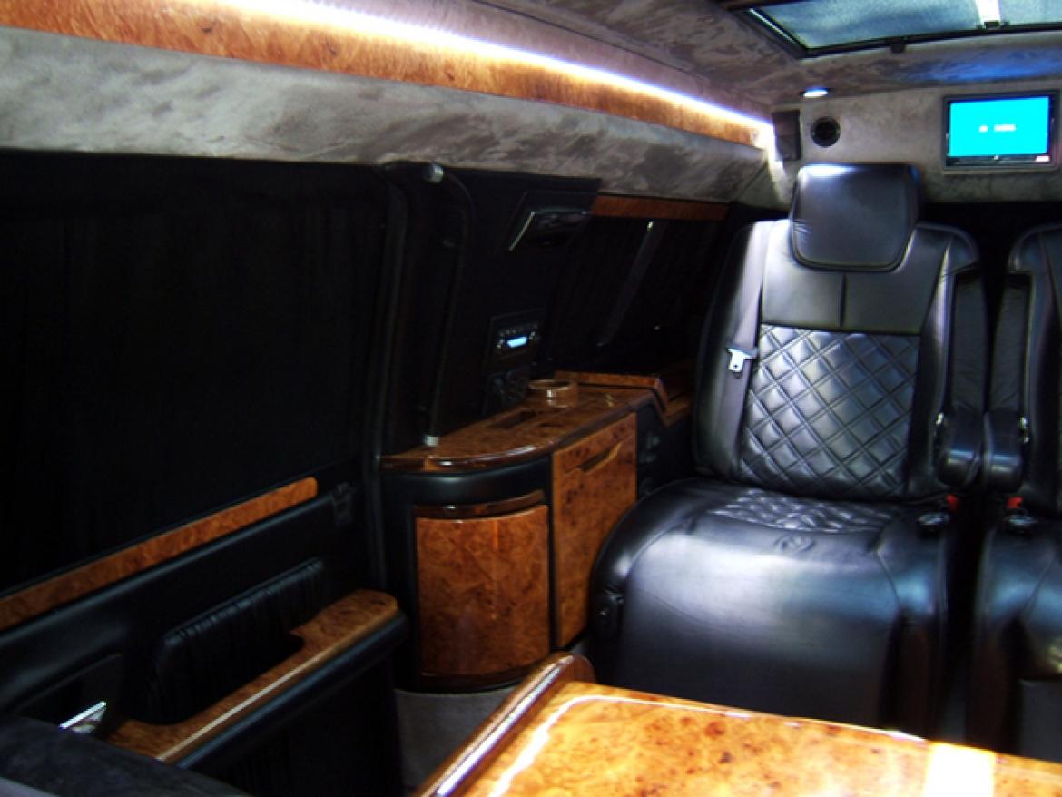 CEO SUV Mobile Office for Sale in Trenton, NJ - Photo 9
