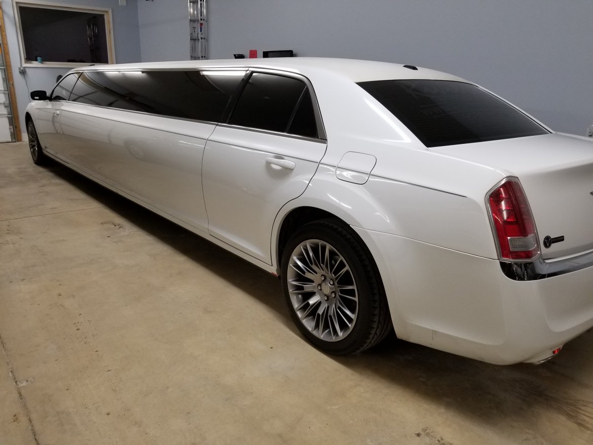 Limousine for Sale in Mt. Bethel, PA - Photo 3