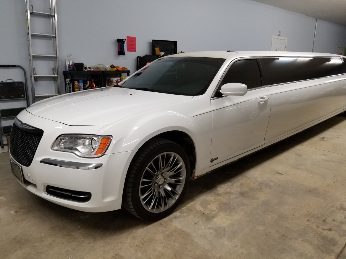 Limousine for Sale in Mt. Bethel, PA - Photo 4