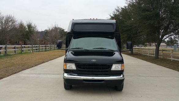 1999 Ford E 450 Limo Bus for Sale in Houston, TX - Photo 2