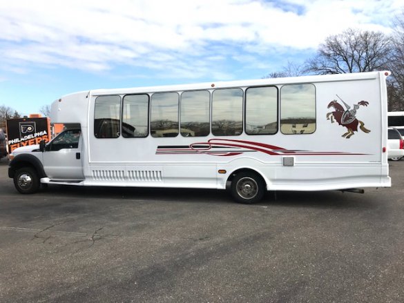 2015 Ford F-550 Shuttle Bus for Sale in Oaklyn, NJ - Photo 3