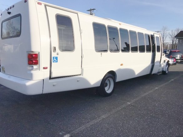 2009 International 3200 Shuttle Bus for Sale in Oaklyn, NJ - Photo 2