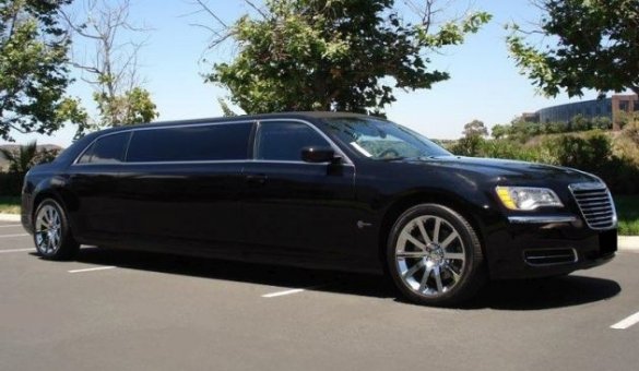 2013 Chrysler 300 Black-Tux 6-Pass Limousine Limousine for Sale in San Clemente, CA - Main Photo