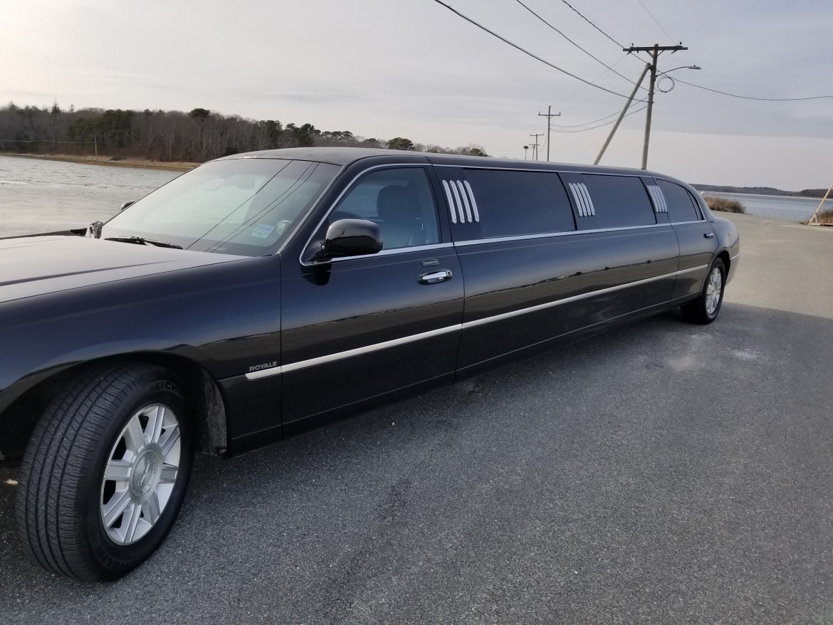Limousine for Sale in Pocasset, MA - Photo 4