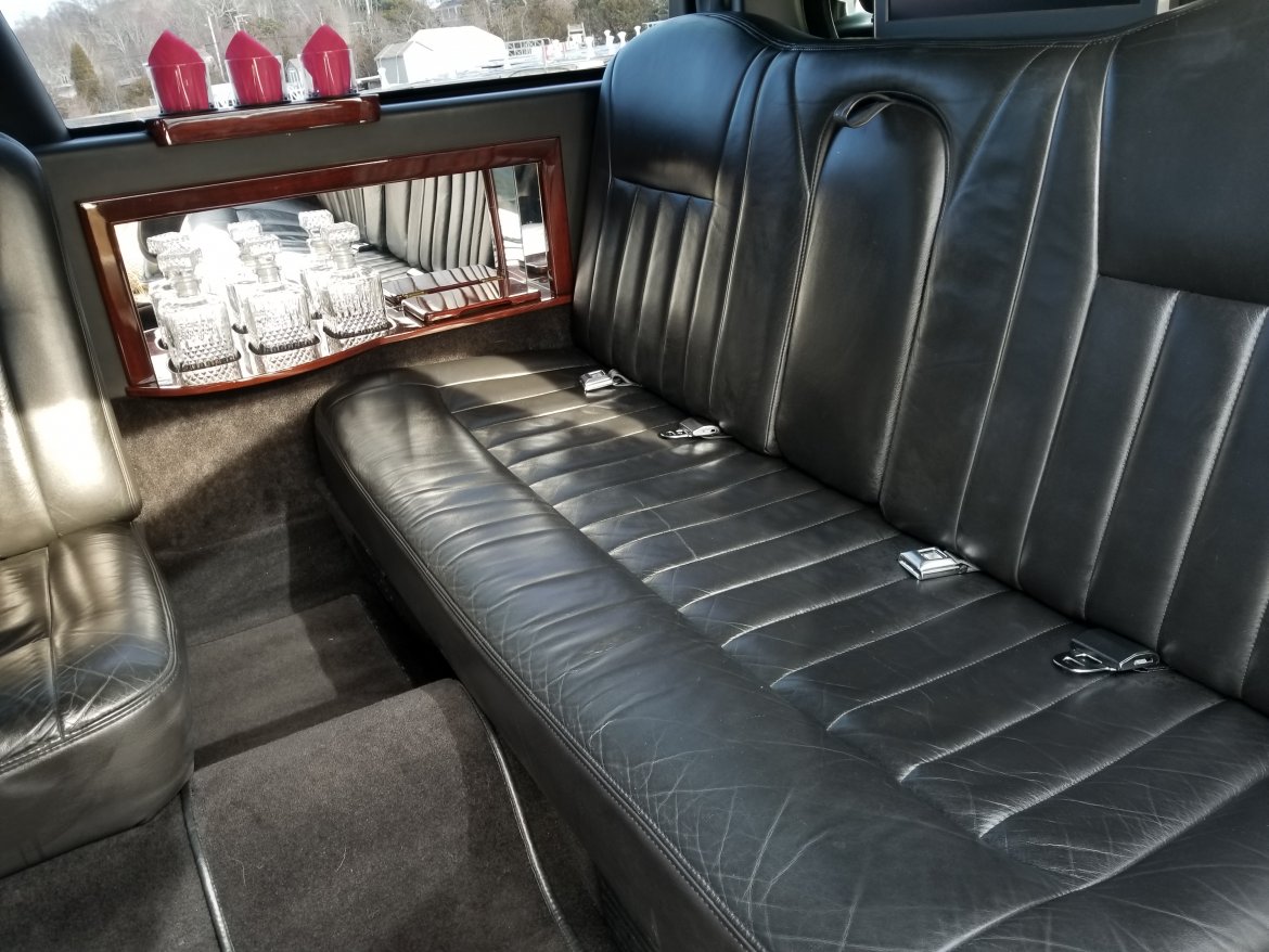 Limousine for Sale in Pocasset, MA - Photo 9