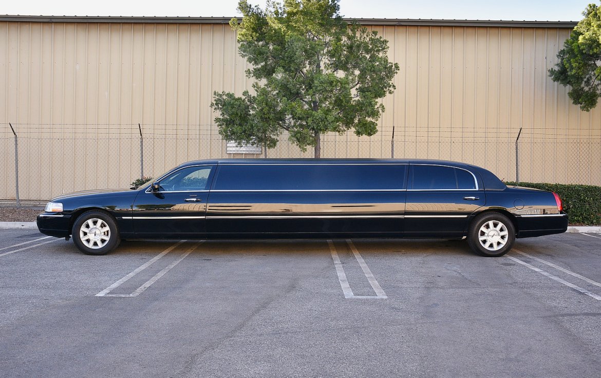 Limousine for Sale in Fontana, CA - Photo 7