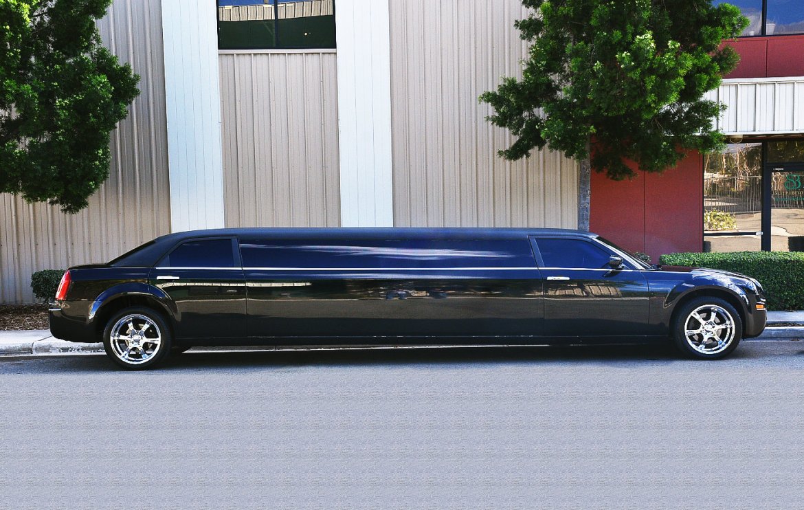 Limousine for Sale in Fontana, CA - Photo 3
