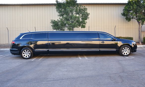 2013 Lincoln MKT Limousine for Sale in Fontana, CA - Photo 2