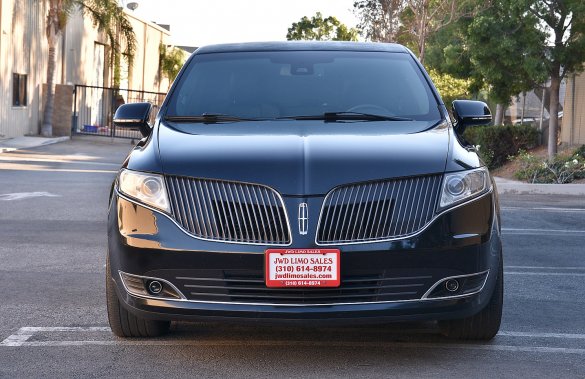 2013 Lincoln MKT Limousine for Sale in Fontana, CA - Photo 3