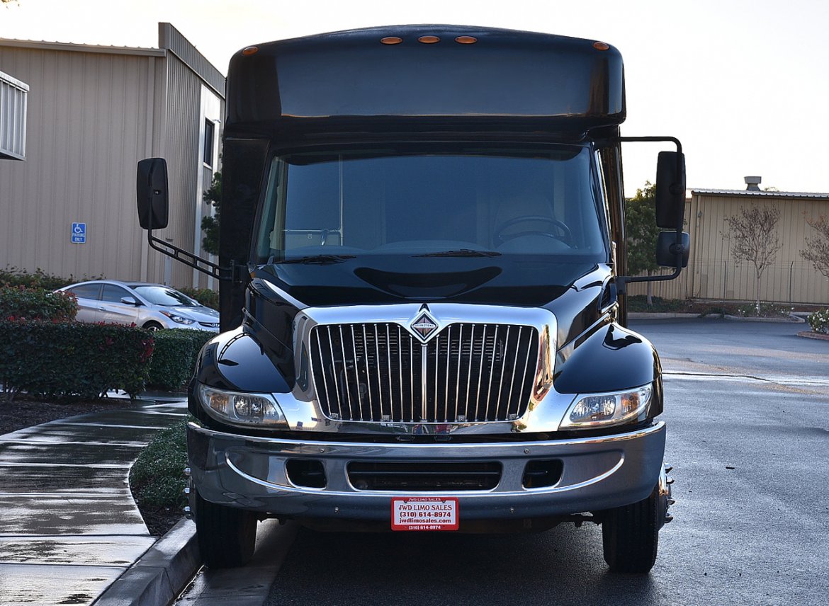 Limo Bus for Sale in Fontana, CA - Photo 4