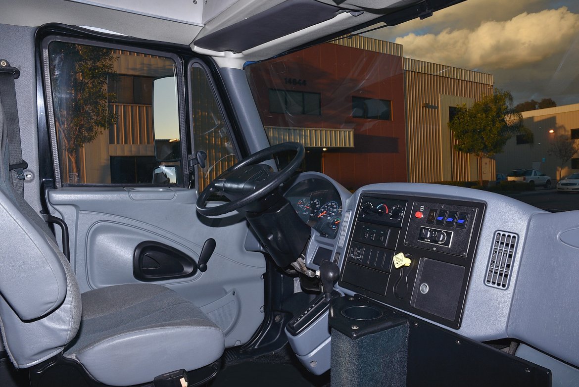 Limo Bus for Sale in Fontana, CA - Photo 8