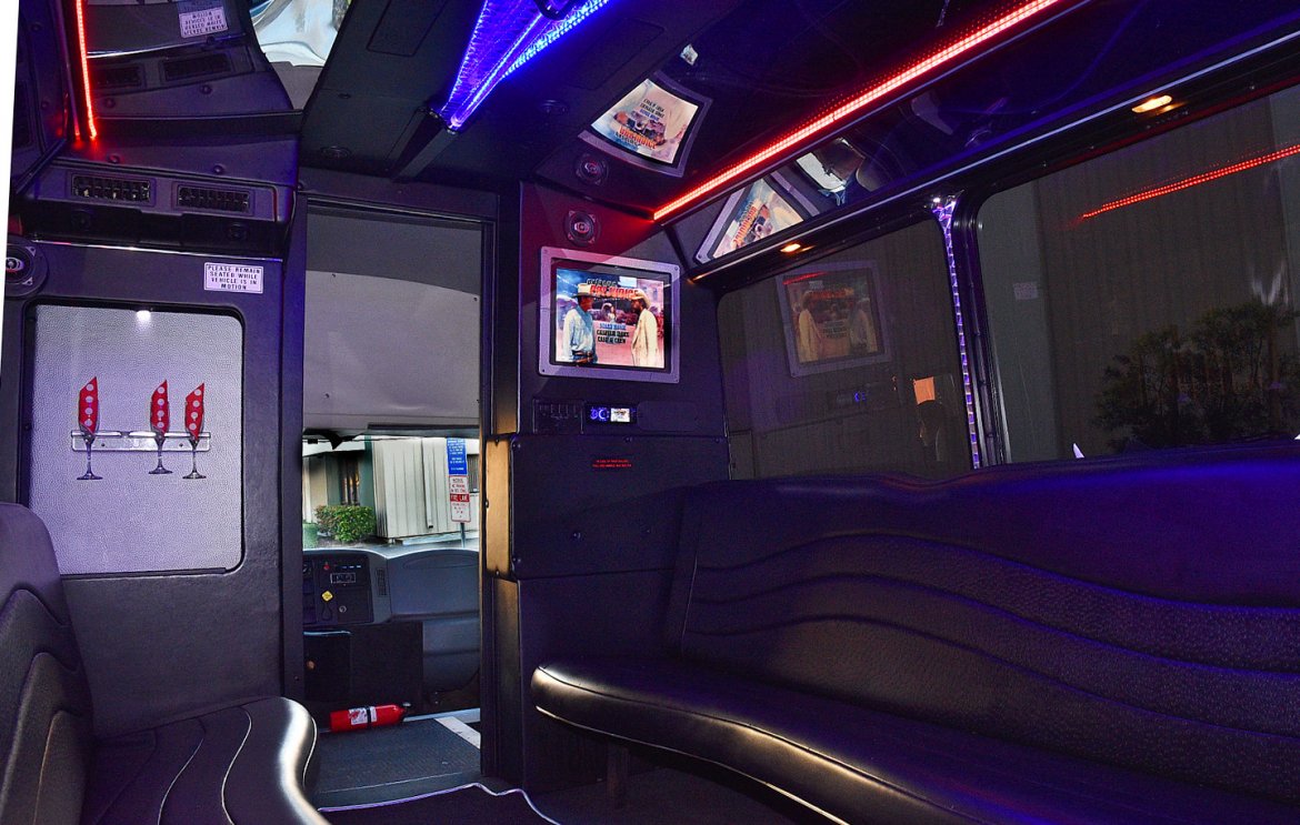 Limo Bus for Sale in Fontana, CA - Photo 10