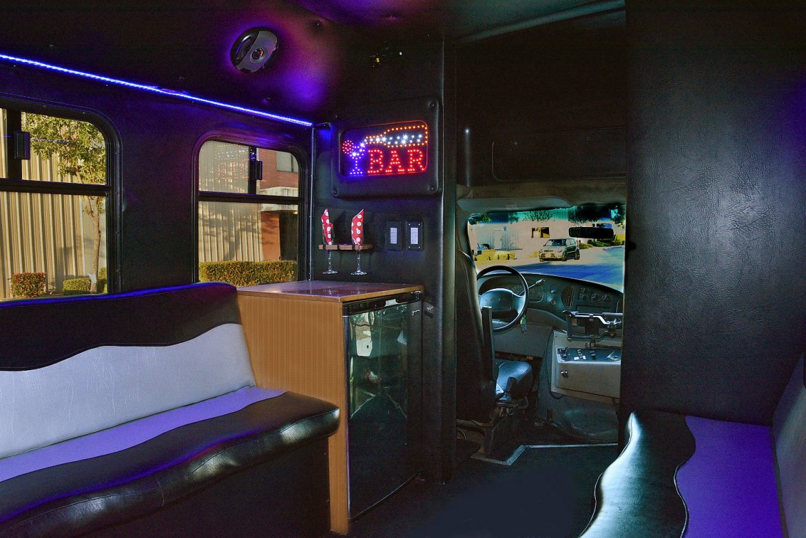 Limo Bus for Sale in Fontana, CA - Photo 10