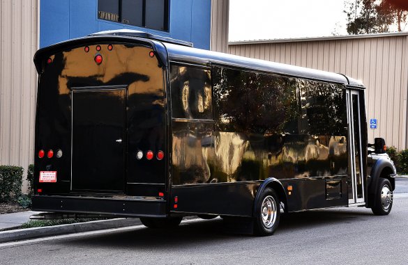 2014 Ford F-550 Limo Bus for Sale in Fontana, CA - Photo 2