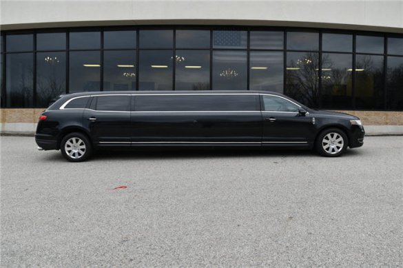 2013 Lincoln MKT 120 4 Door Limousine for Sale in Haverhill, MA - Photo 3