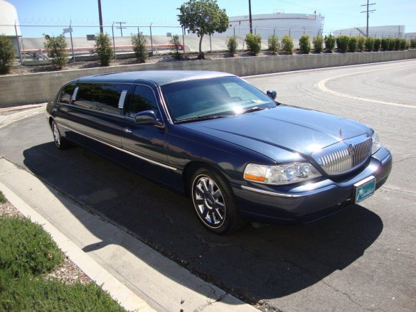 2006 Lincoln 100" Limousine for Sale in Carson, CA - Main Photo