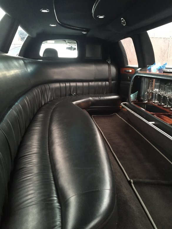 2009 Lincoln 2009 Lincoln Town Car Limousine for Sale in Chester, PA - Photo 3