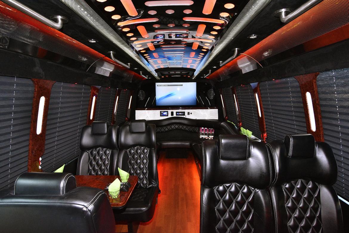 Limo Bus for Sale in Fontana, CA - Photo 10