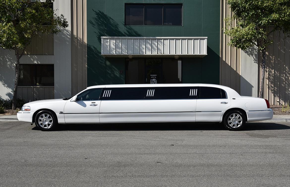 Limousine for Sale in Fontana, CA - Photo 2