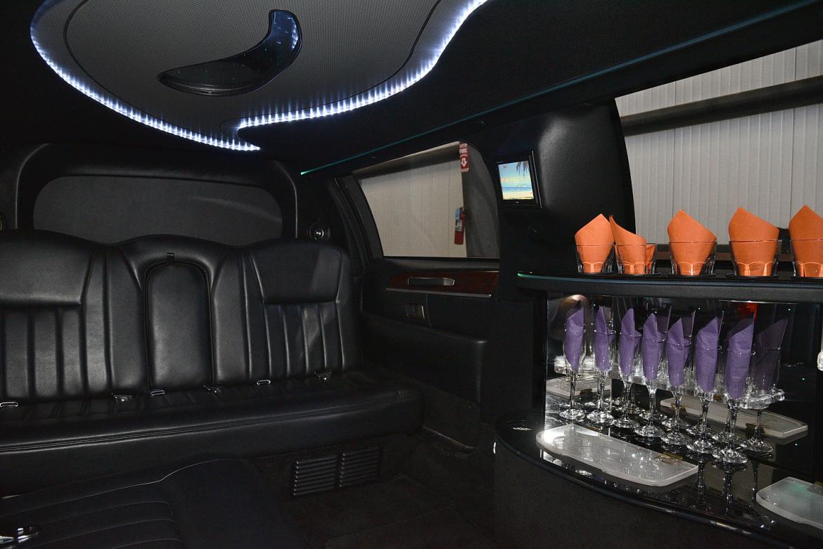 Limousine for Sale in Fontana, CA - Photo 7