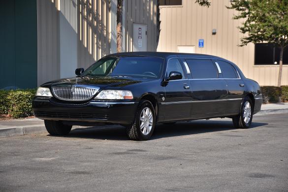 2007 Lincoln Town Car Limousine for Sale in Fontana, CA - Main Photo