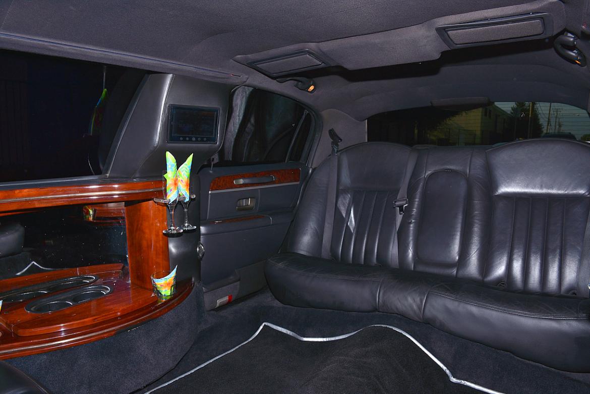 Limousine for Sale in Fontana, CA - Photo 7