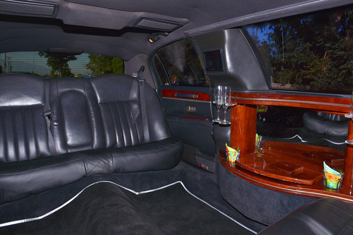 Limousine for Sale in Fontana, CA - Photo 8