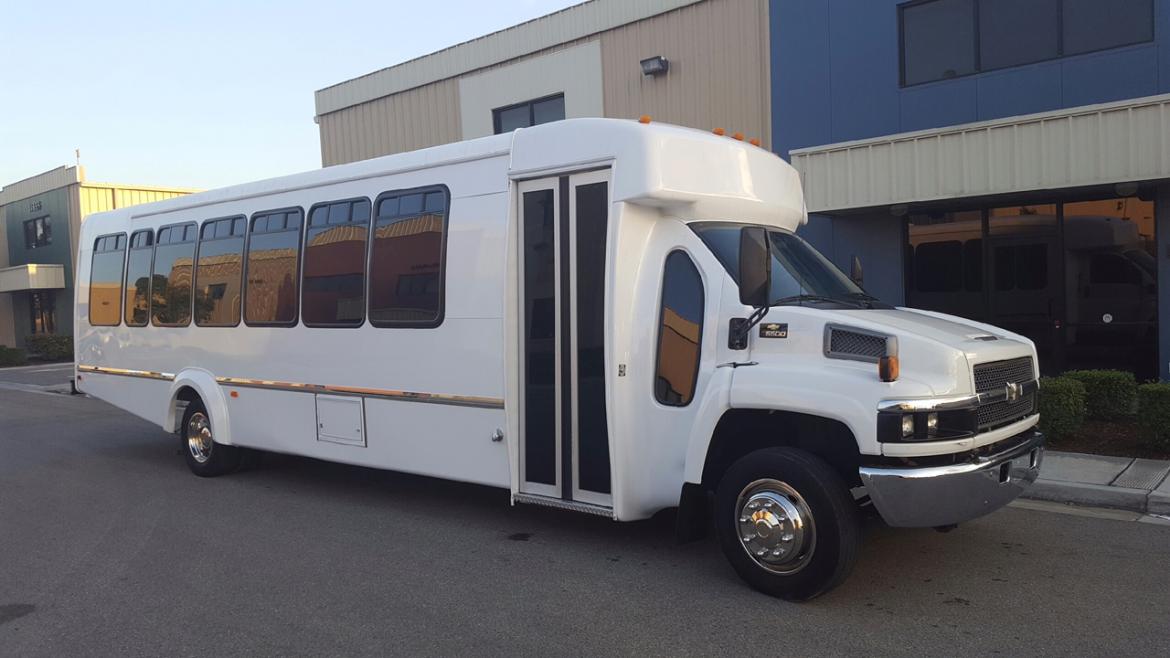 Limo Bus for Sale in Fontana, CA - Photo 2