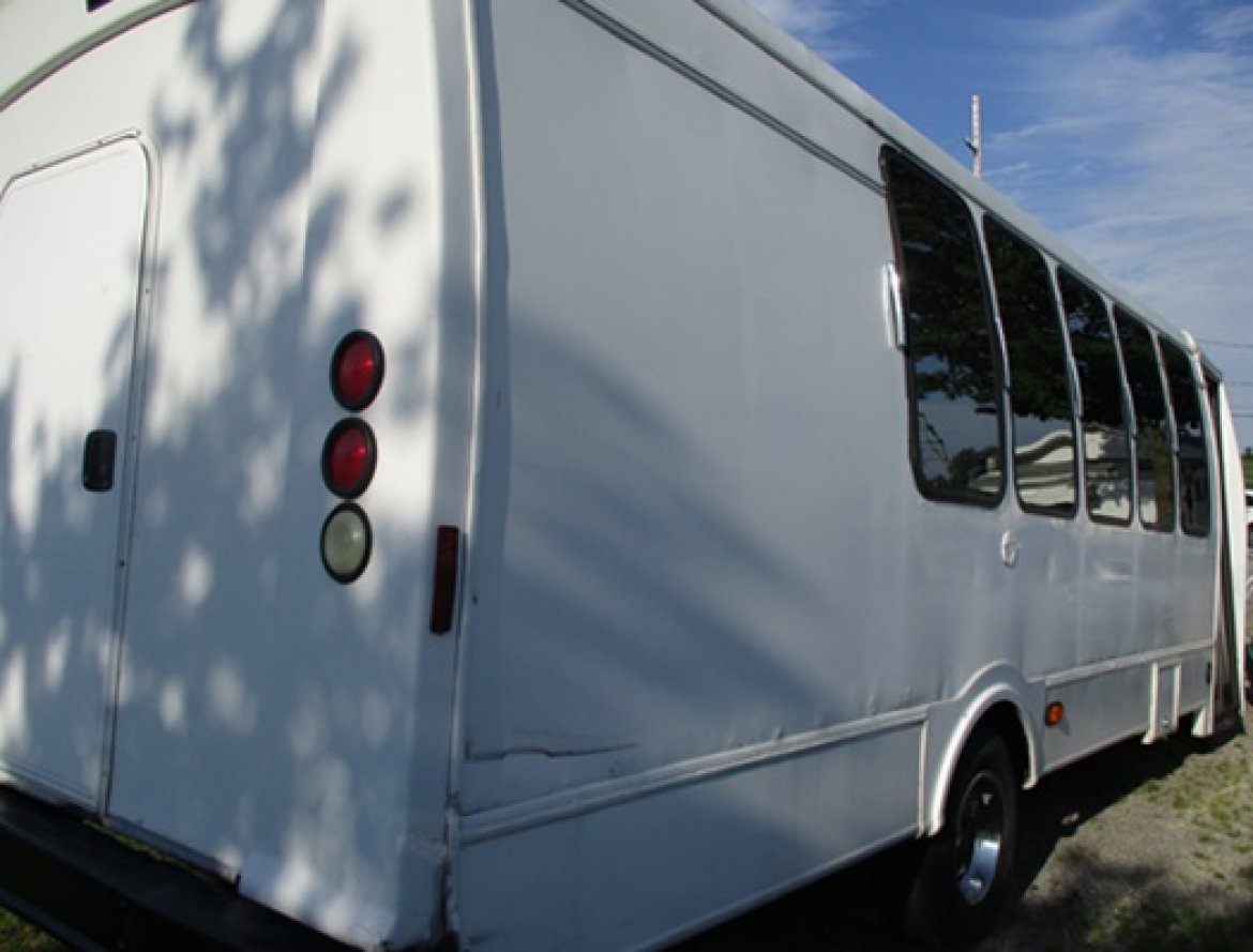 Limo Bus for Sale in Bellefontaine, OH - Photo 8