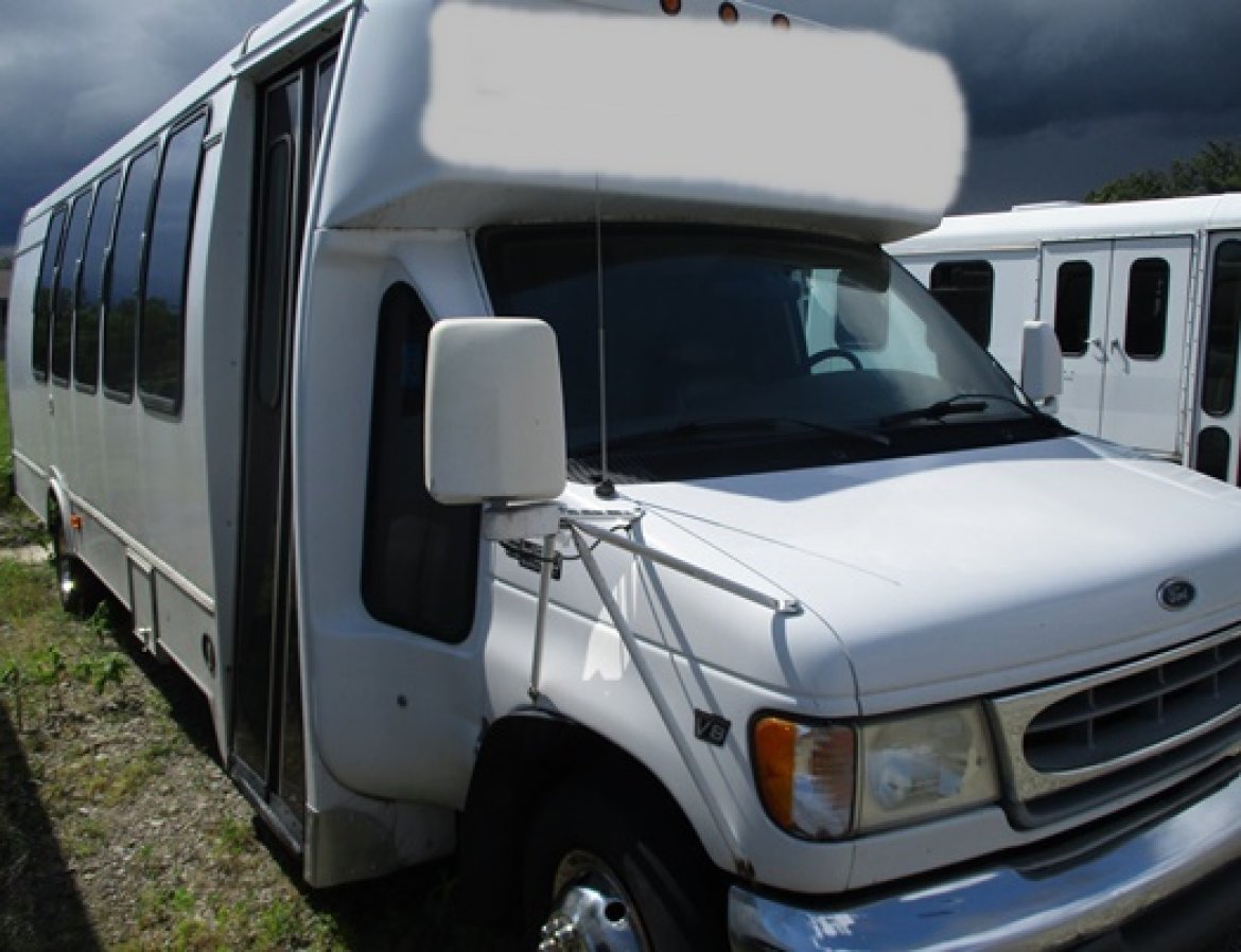 Limo Bus for Sale in Bellefontaine, OH - Photo 2