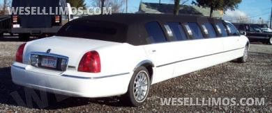 2006 Aergo Lincoln Town Car Limousine - Limousine for Sale in Bellefontaine, OH - Photo 2