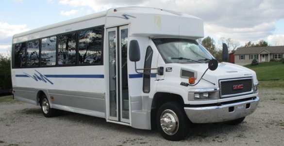 2006 GMC 5500 Shuttle Bus for Sale in Bellefontaine, OH - Main Photo