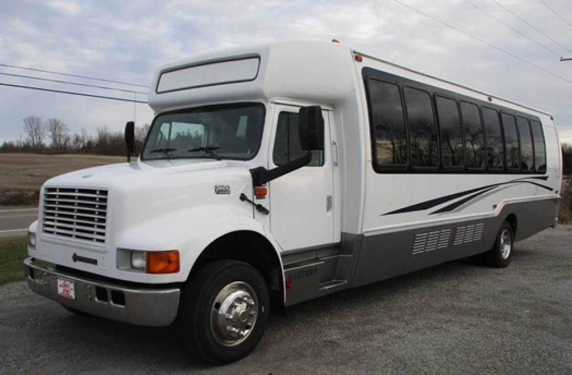 Limo Bus for Sale in Bellefontaine, OH - Photo 2