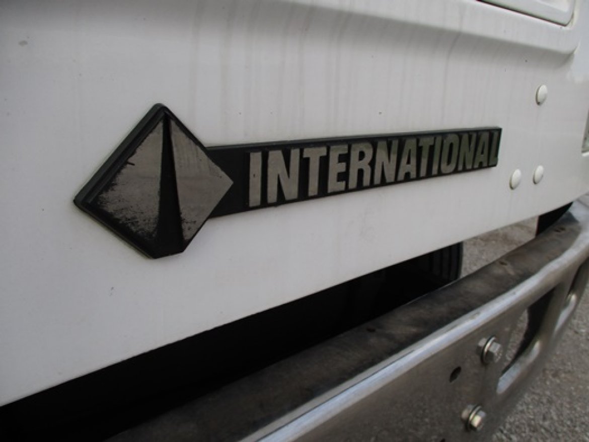 Limo Bus for Sale in Bellefontaine, OH - Photo 10