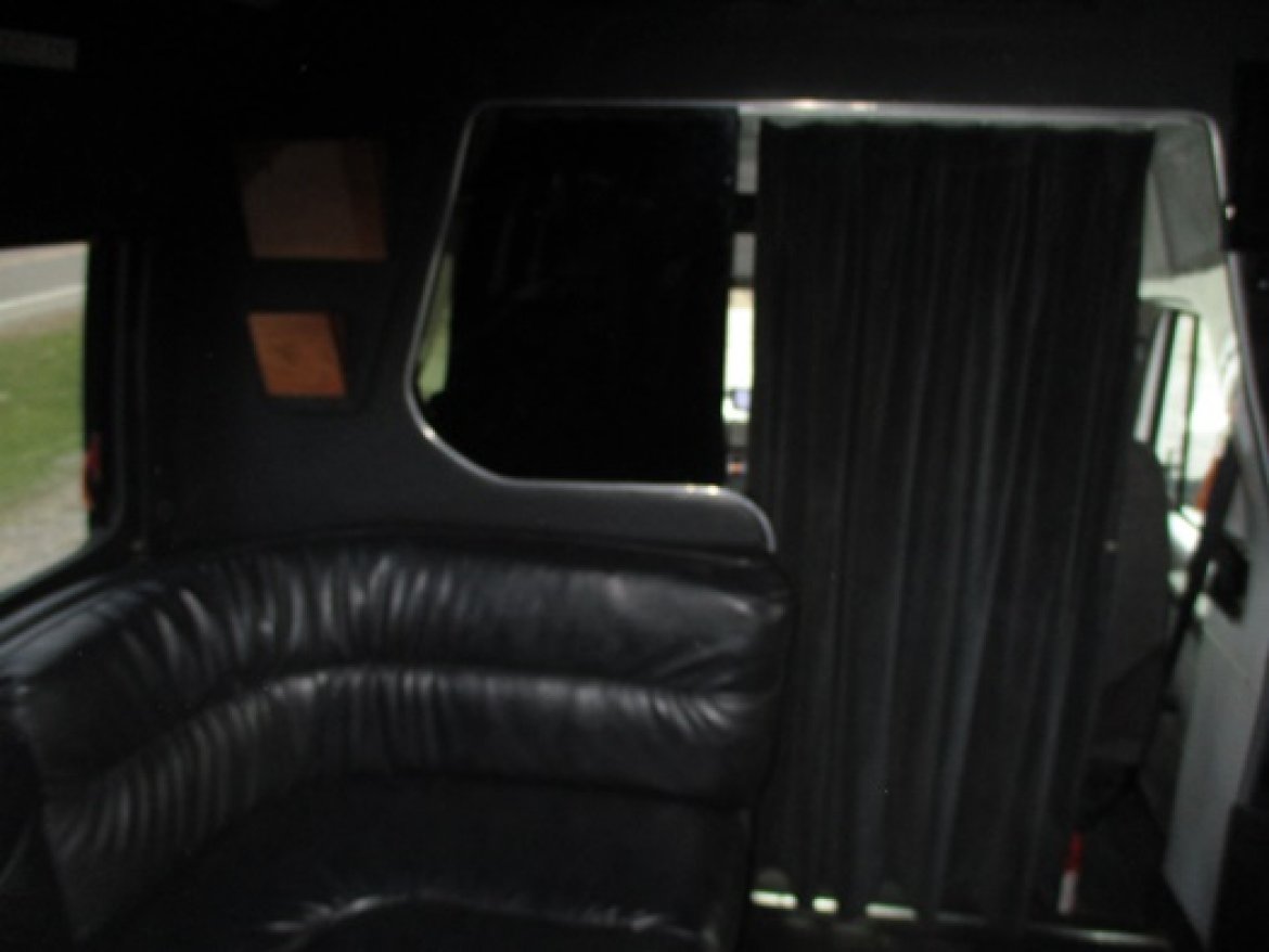 Limo Bus for Sale in Bellefontaine, OH - Photo 20