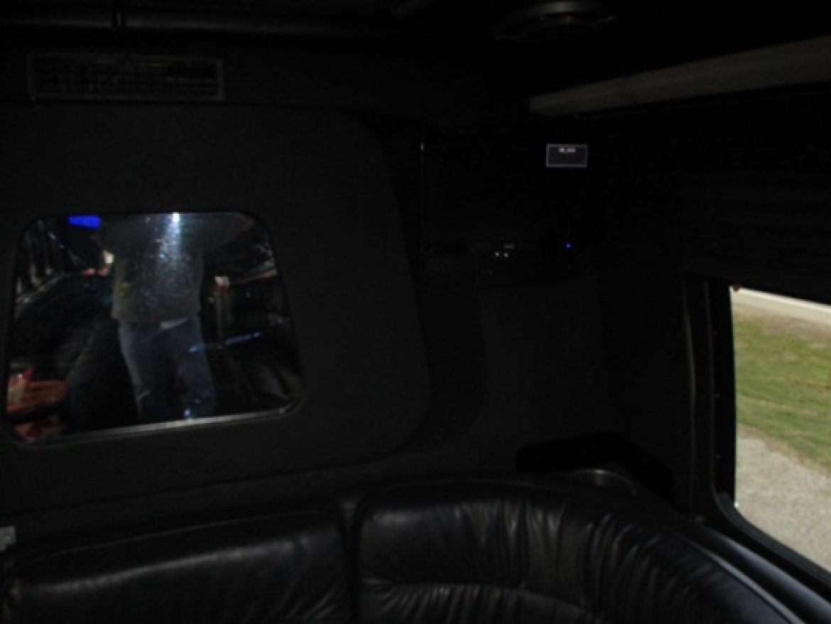 Limo Bus for Sale in Bellefontaine, OH - Photo 24