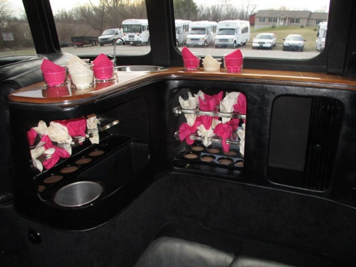 Limo Bus for Sale in Bellefontaine, OH - Photo 25