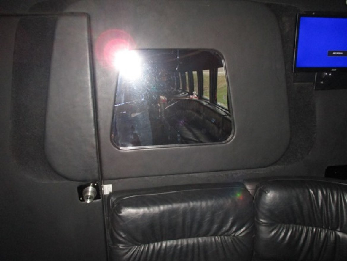 Limo Bus for Sale in Bellefontaine, OH - Photo 29