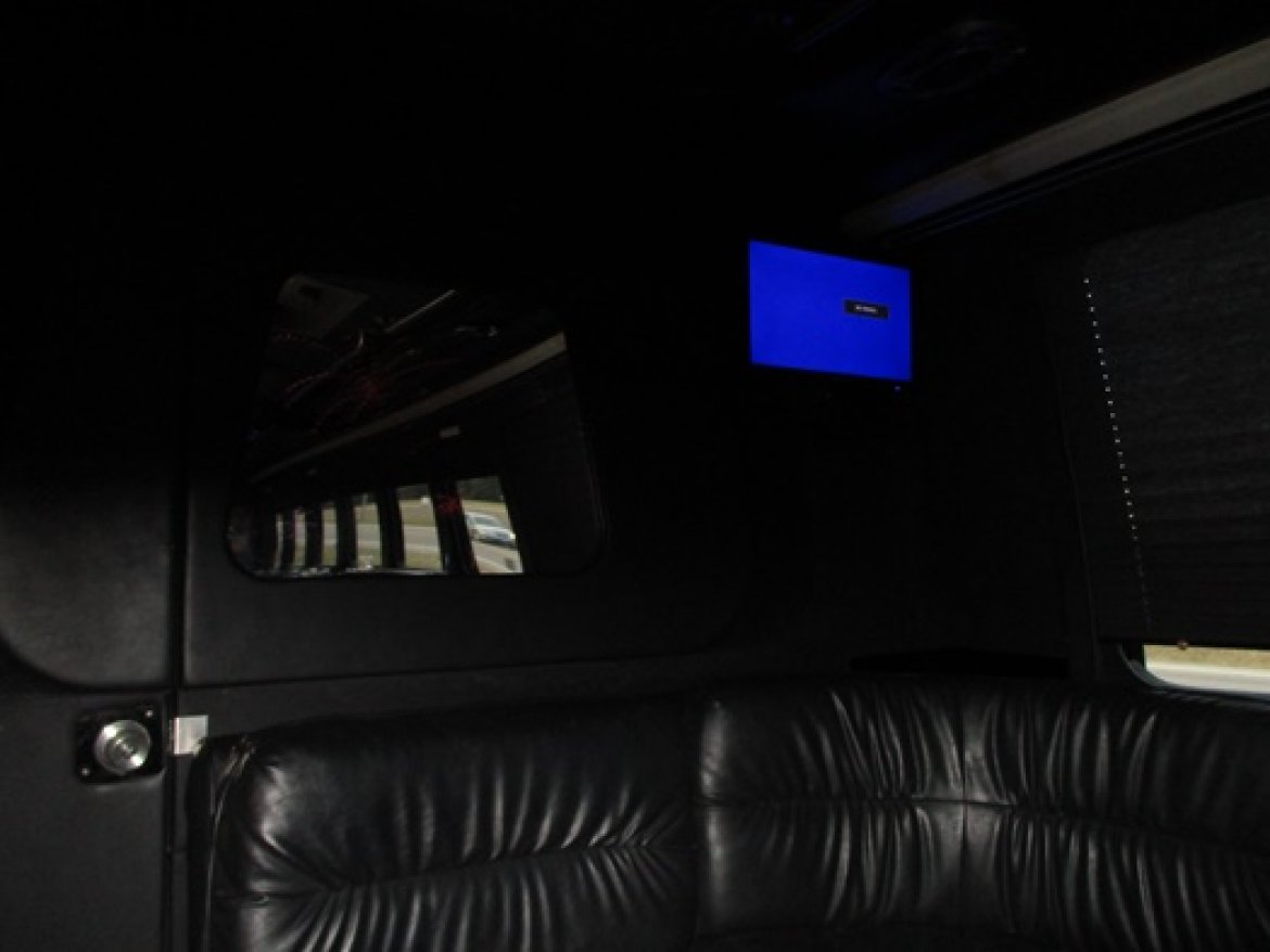 Limo Bus for Sale in Bellefontaine, OH - Photo 30