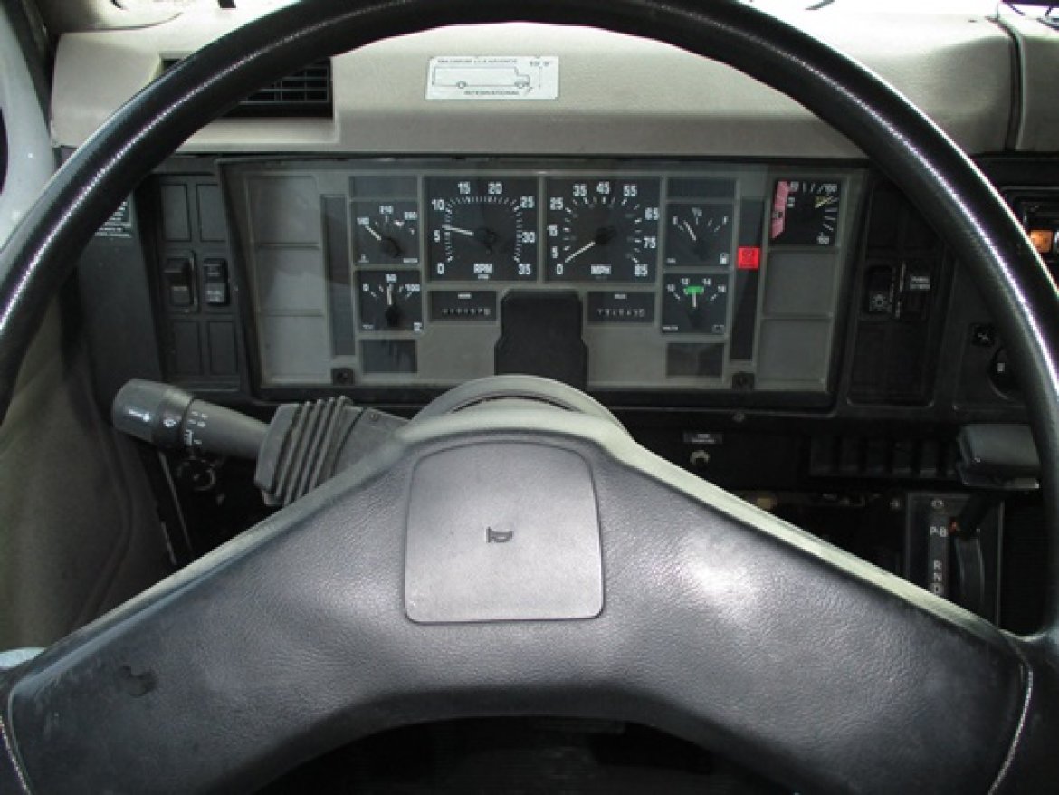 Limo Bus for Sale in Bellefontaine, OH - Photo 38