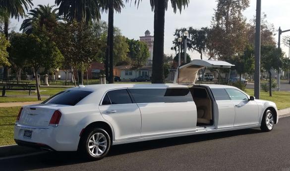 2015 Chrysler 300 Jet-Door Limousine for Sale in Los Angeles, CA - Photo 2