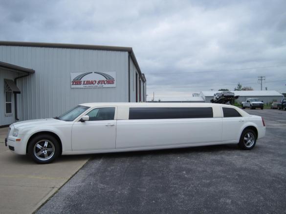 2008 Chrysler 300 Limousine for Sale in Ozark, MO - Photo 2