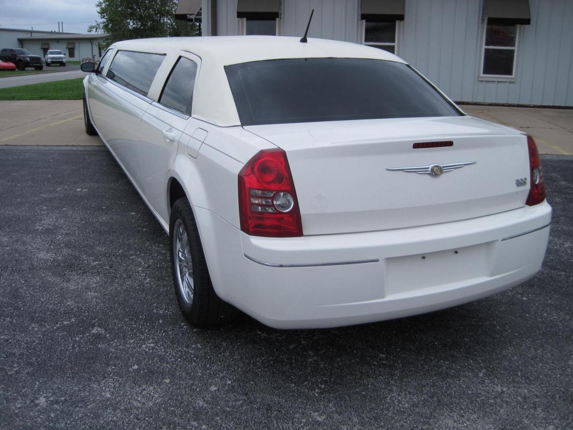 Limousine for Sale in Ozark, MO - Photo 12