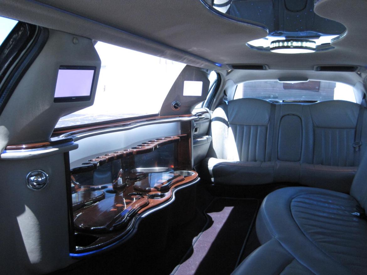 Limousine for Sale in Ozark, MO - Photo 32