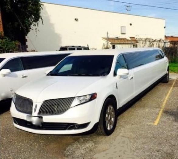 2014 Lincoln MKT 5-Door 14-Pass 4WD Limousine for Sale in Baltimore , MD - Main Photo
