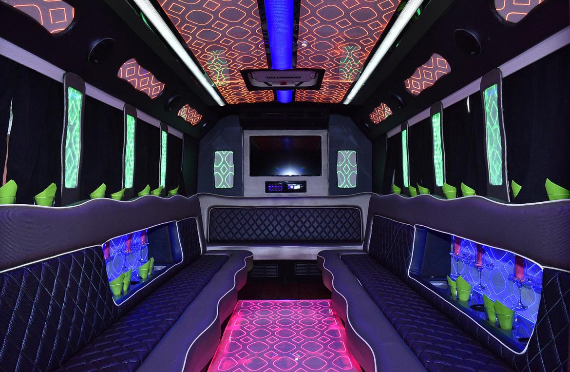 Limo Bus for Sale in fontana, CA - Photo 6
