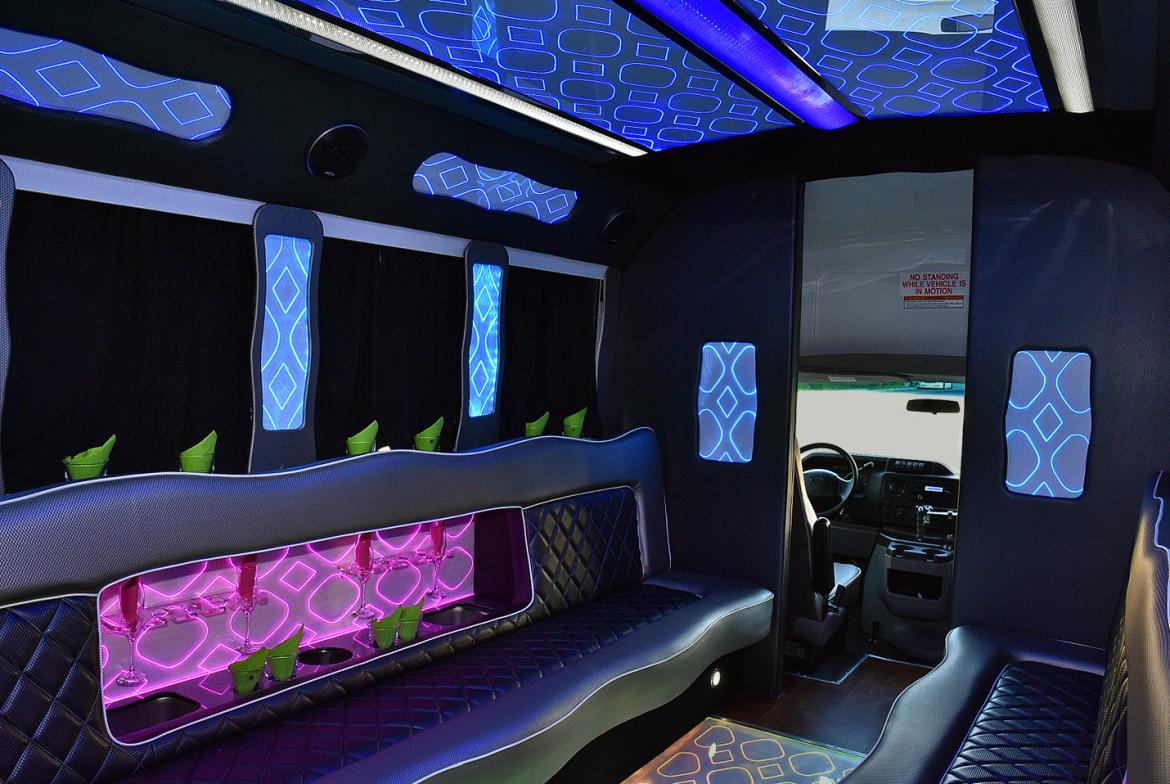 Limo Bus for Sale in fontana, CA - Photo 7