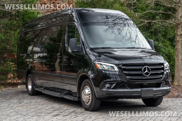 2021 Mercedes-Benz 3500XD Ultimate Coach Sprinter for Sale in Norcross, GA - Photo 3