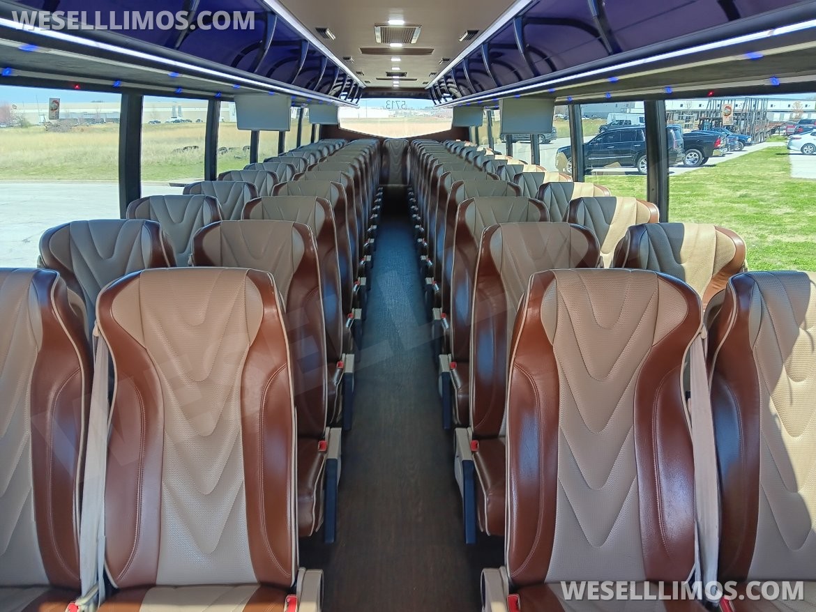 Motorcoach for Sale in Springfield, MO - Photo 9