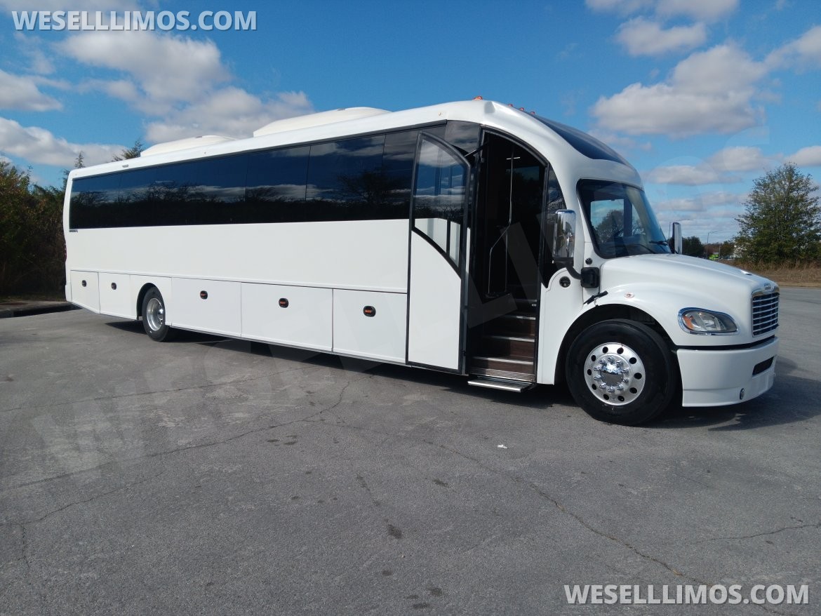 Motorcoach for Sale in Springfield, MO - Main Photo